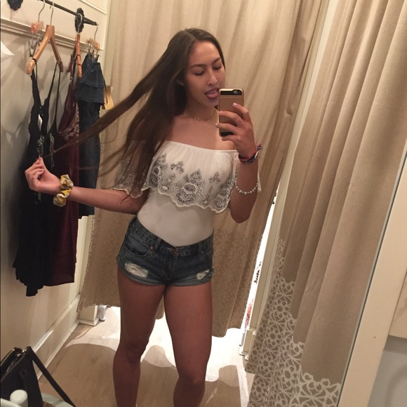 Off the shoulder White bodysuit with blue lace - Picture 2 of 2